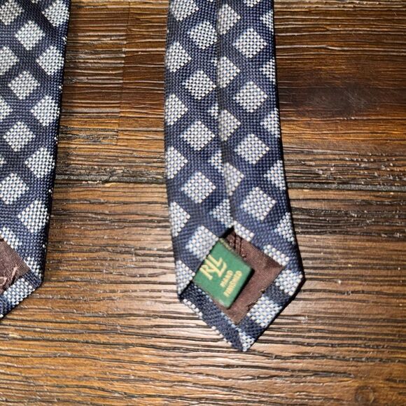 Ralph Lauren Navy and Light Blue Silk Tie - Picture 6 of 6